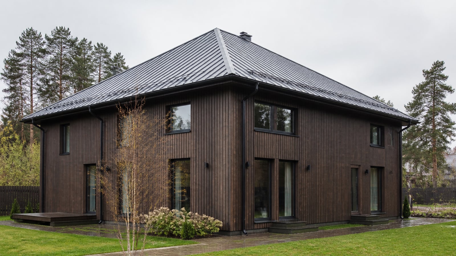Четырёхскатная крыша на барнхаусе в Звенигороде, 150 м²